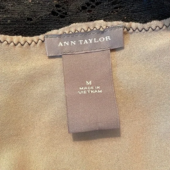 Ann Taylor Women’s Bead & Lace Top - Medium - Picture 7 of 9